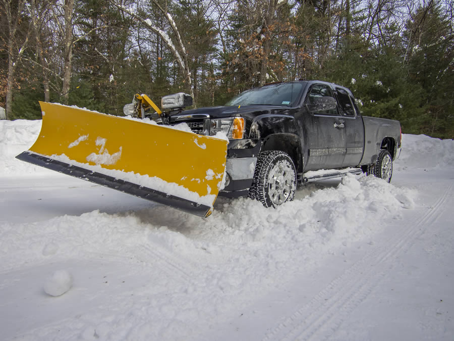snow-plowing-at-crystal-cleaning-service